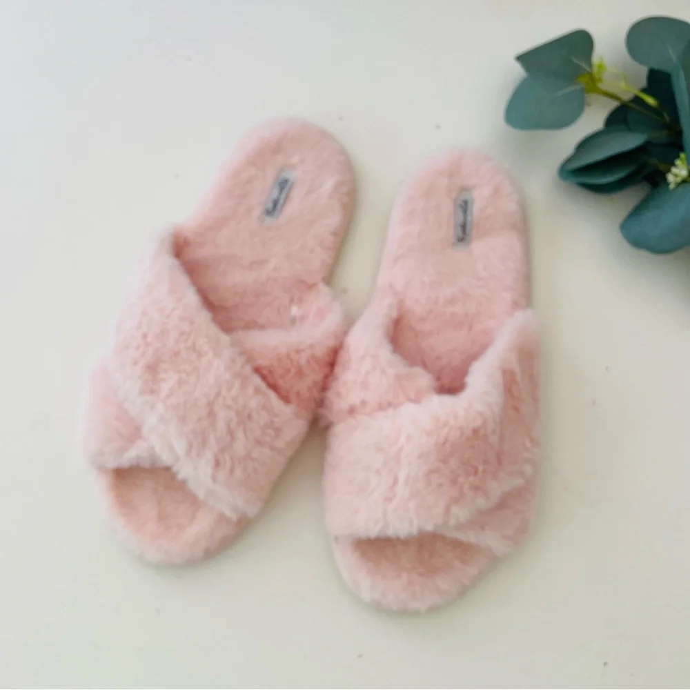 Splendid Faux Fur Slippers - Picture 2 of 5